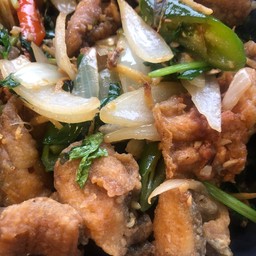 ปลานิลทอดผัดขึ้นช่าย