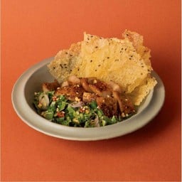 คางหมูย่างถ่าน ยำผักชี ข้าวแคบ