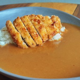 ข้าวหน้าแกงกะหรี่ หมูทอดทงคัตสึ