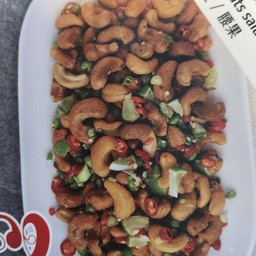 ยำเม็ดมะม่วงหิมพานต์