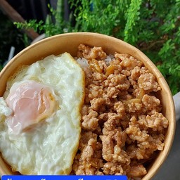 ข้าวกระเทียมหมูสับ +ไข่ดาว