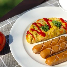 โอมเลต + ไส้กรอก + ขนมปังปิ้ง