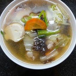 แกงจืดเต้าหู้หมูสับผักกาดขาว