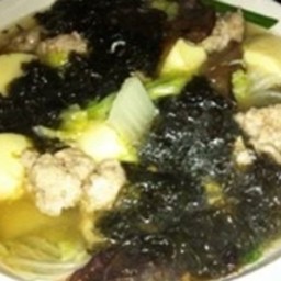 Ki03.51 แกงจืด สาหร่าย 10 กรัม เต้าหู้ไข่ 1 หลอด  ผักรวม 100 กรัม