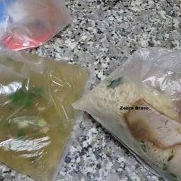 ก๋วยเตี๋ยวเย็นตาโฟต้มยำ ตลาดริเวียร่า คอมเพล็กซ์