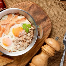 ไข่กะทะ + ขนมปังปิ้ง