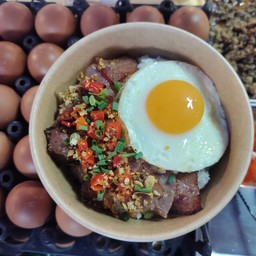 ข้าวเบคอนผัดพริก+ไข่ดาว