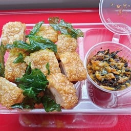 หมูกรอบกะเพราป่าพริกหอม (เปิดใหม่!ร้าน OY CHANADDA)