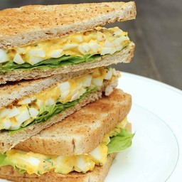 แซนวิชผักไข่ต้ม