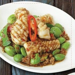 หมึกผัดสะตอกะปิ