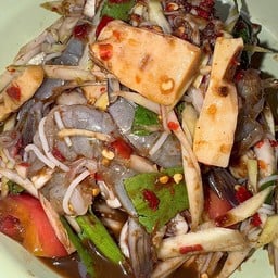 ตำหน่อไม้กุ้งสดน้ำปู