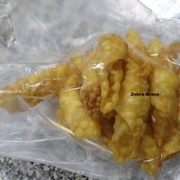 ลูกชิ้นทอด J&D ตลาดริเวียร่า คอมเพล็กซ์