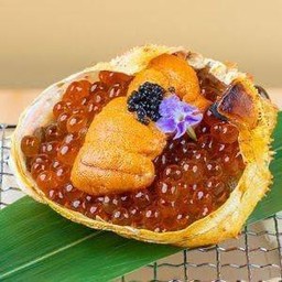 มันปูใส่อูนิไข่แซลม่อน