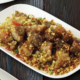 หมูกรอบผัดพริกเกลือ