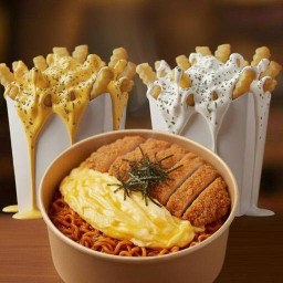 Fry Fries Cheese : เฟรนซ์ฟรายส์ราดชีส มาม่าเกาหลีไข่ข้น (แจ้งวัฒนะ ใกล้ฉัน) เดอะ คิทท์ อาคาร a แจ้งวัฒนะ