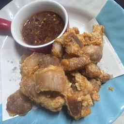 ข้าว หมูสามชั้นทอดกรอบ