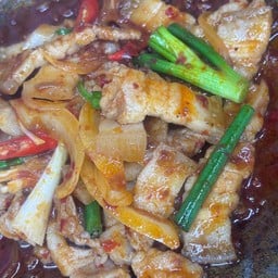 ข้าว หมูสามชั้นผัดพริกเผา