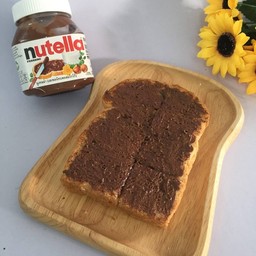 ขนมปังปิ้งนูเทล่า