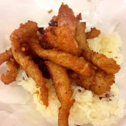 ข้าวเหนียวหมูทอด(เส้น)