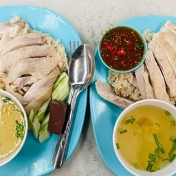 ข้าวมันไก่ต้มเนื้อหนัง 2กล่อง (พิเศษ)