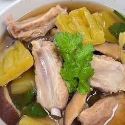 ซุปกระดูกหมู มะระ