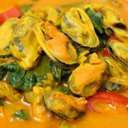 KH03.92 แกงส้มเนื้อหอยแมลงภู่  50 กรัม ผักรวม 50 กรัม+ข้าวสวย