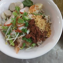 ชายสี่.ข้าวมันไก่.ข้าวขาหมู.หนองหลอด.