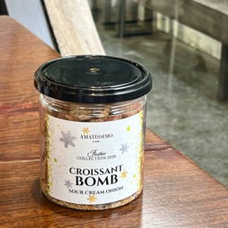 Croissant Bomb Sour Cream Onion