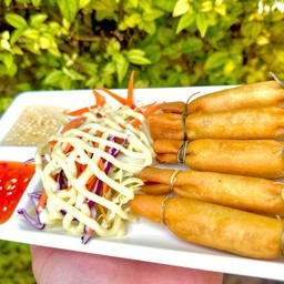 ปอเปี๊ยะไส้ผัดผงกะหรี่ซีฟู้ด