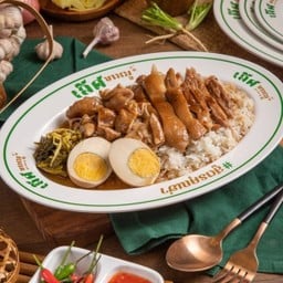 ข้าวขาหมู + ไส้ + ไข่1ฟอง