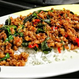 ข้าวผัดกระเพราหมูสับ