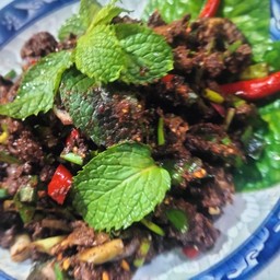 ลาบคั่วเนื้อ