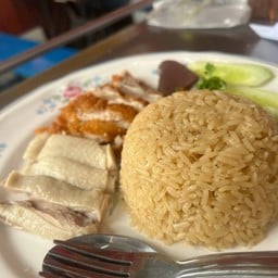 ข้าวมันไก่สองใจ พิเศษ