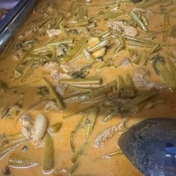 แกงราดข้าวเจ้หนึ่งต้องโดน