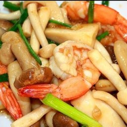 ผัดน้ำมันหอยเห็ดกุ้ง