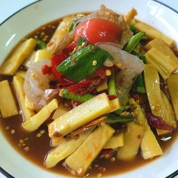 ตำหน่อไม้กุ้งสด