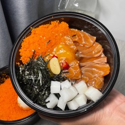 ข้าวหน้าแซลมอนดอง จัมโบ้