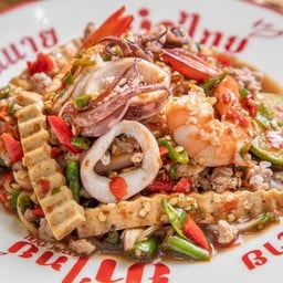 ยำรวมมิตร#ปลาร้าคุณนาย (กุ้ง หมึก หมูยอ หมูสับ วุ้นเส้น)