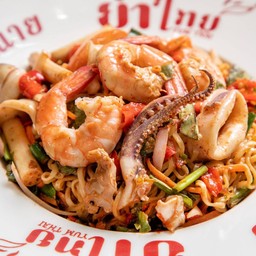 ยำมาม่าทะเล 2 สหาย (กุ้ง หมึก)