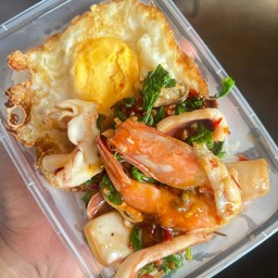 กระเพราทะเล ไข่ดาว