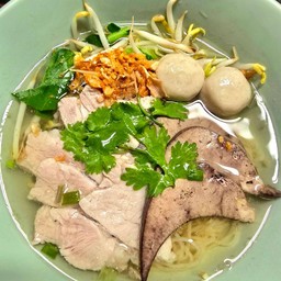 ก๋วยเตี๋ยวหมูน้ำใส