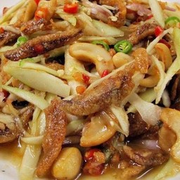 ตำมะม่วงปลากรอบ(ใส่ปลาร้า)