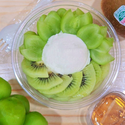 Greek yogurt x องุ่นไซมัสคัท x กีวี่