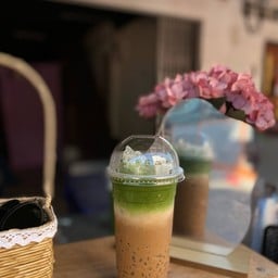 Lofar cafe (ปังปิ้ง และเครื่องดื่ม)