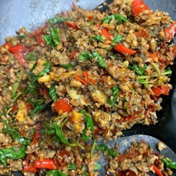 ผัดเผ็ดกบสับ