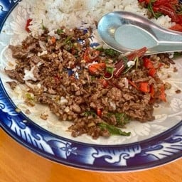 ข้าวราดกะเพราเนื้อไทยวากิวบดคั่วแห้ง