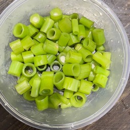 ผักบุ้งลวก