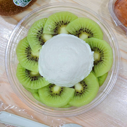 Greek yogurt x กีวี่
