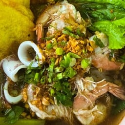 เตี๋ยวต้มยำทะเล กับจุกๆ