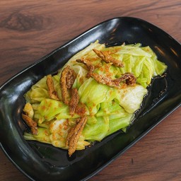 กะหล่ําปลีผัดน้ําปลา